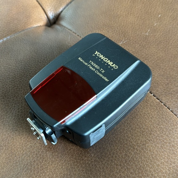 Yongnuo YN560-TX Manual Camera Flash Controller - Picture 2 of 4